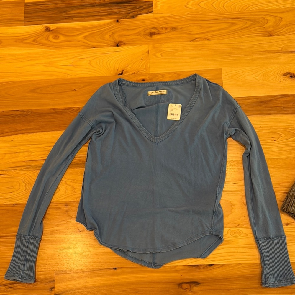Blue V-Neck Long Sleeve Top